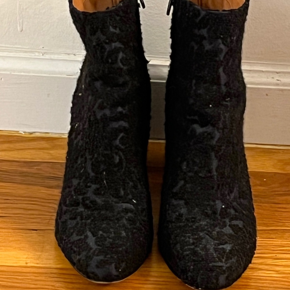 H&M tapestry blue and black boots size 10